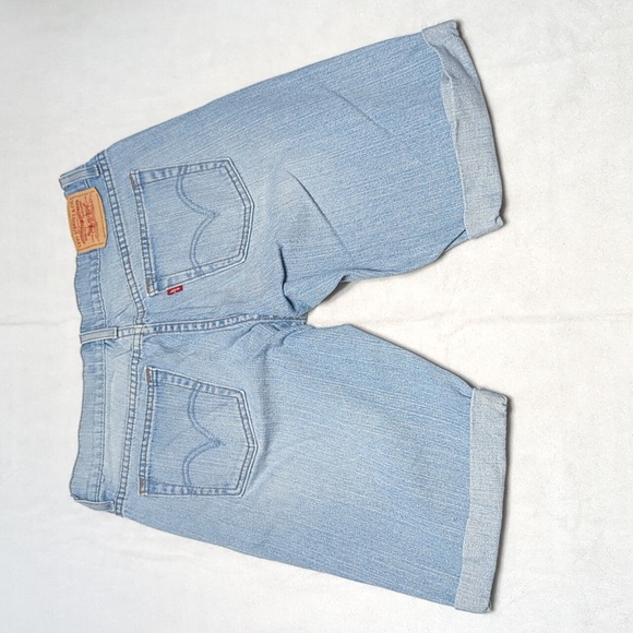 Vintage Y2K Levi's 515 Rolled Hem Women's Jean Shorts US Size 8 - Picture 2 of 5